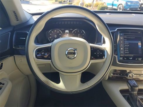 Used 2017 Volvo XC90 T5 Momentum w/ Vision Package image 10