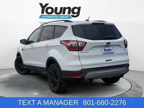 Used 2018 Ford Escape SE FWD image 3