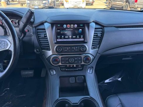 Used 2018 Chevrolet Tahoe LT w/ LT Signature Package AWD/4WD image 2