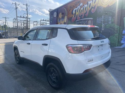 Used 2020 Jeep Compass Sport AWD/4WD image 3