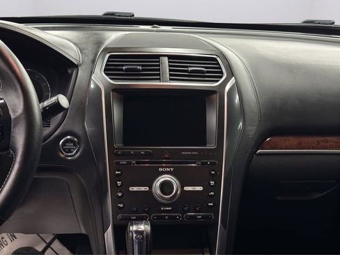 Used 2018 Ford Explorer Platinum image 8
