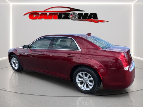 Used 2016 Chrysler 300 Limited RWD image 9