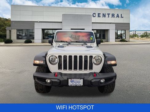 Used 2023 Jeep Gladiator Rubicon image 2