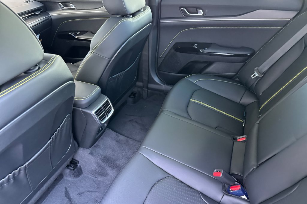 New 2027 Kia K5 GT FWD image 16