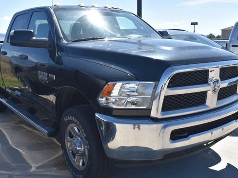 Used 2016 RAM 2500 Tradesman w/ Chrome Appearance Group AWD/4WD image 3