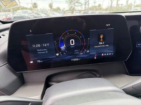 Used 2025 Chevrolet Traverse LT image 9