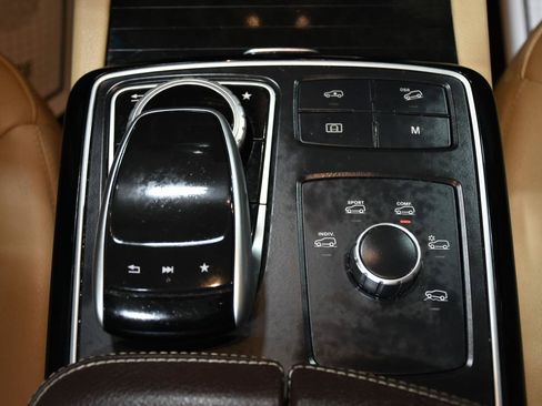 Used 2017 Mercedes-Benz GLS 550 4MATIC image 36