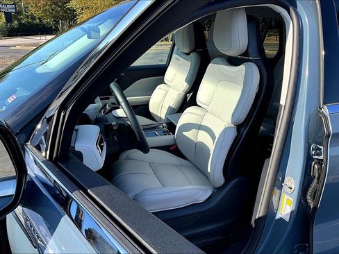 New 2025 Lincoln Aviator Reserve w/ Equipment Group 201A image 9