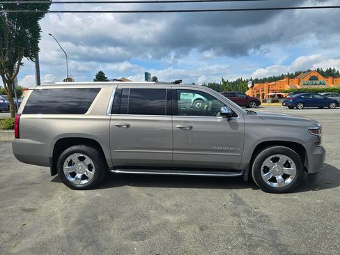 Used 2017 Chevrolet Suburban Premier AWD/4WD image 8