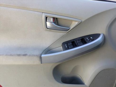 Used 2015 Toyota Prius Two image 11