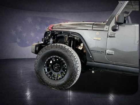 Used 2016 Jeep Wrangler Unlimited Sahara image 21