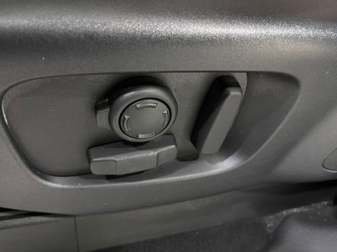Used 2018 Land Rover Discovery HSE AWD/4WD image 15