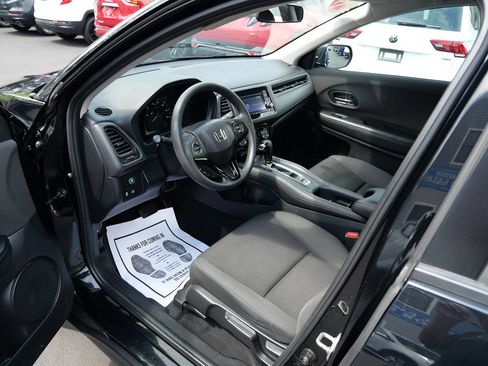 Used 2019 Honda HR-V LX image 9