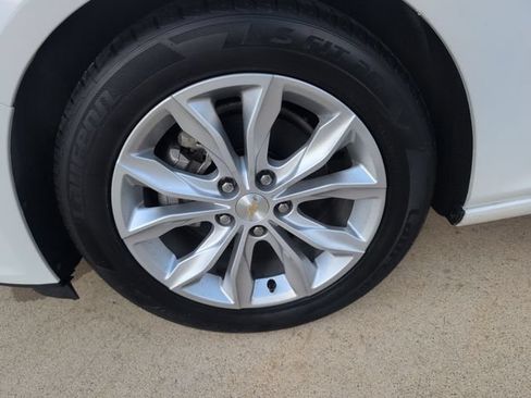 Used 2023 Chevrolet Malibu LT FWD image 27