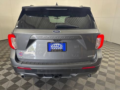 Used 2024 Ford Explorer XLT w/ Equipment Group 202A AWD/4WD image 9