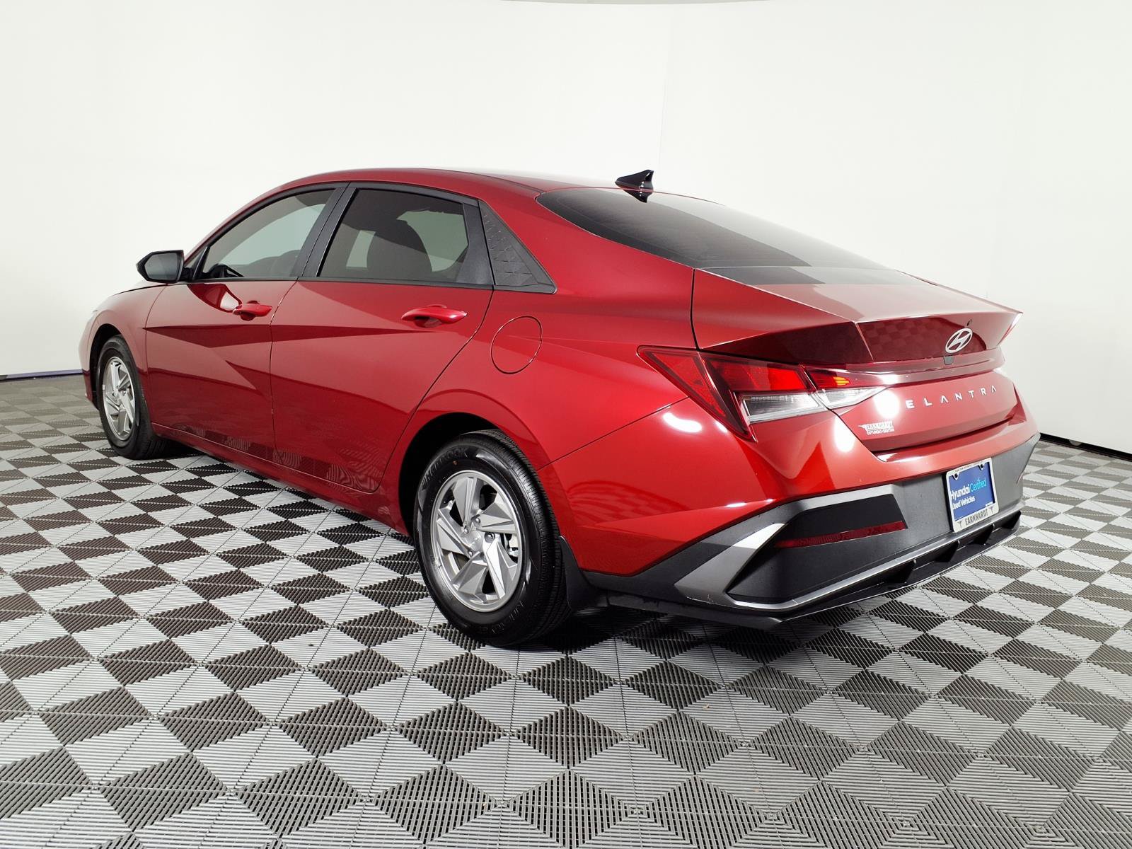Certified 2026 Hyundai Elantra SE FWD image 6