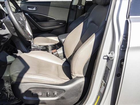 Used 2014 Hyundai Santa Fe GLS image 11