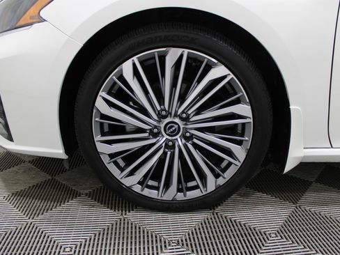 Used 2025 Nissan Altima 2.5 SL image 39