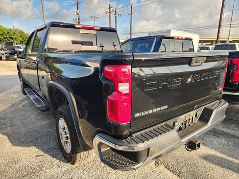 Used 2024 Chevrolet Silverado 2500 LT w/ Convenience Package RWD image 4