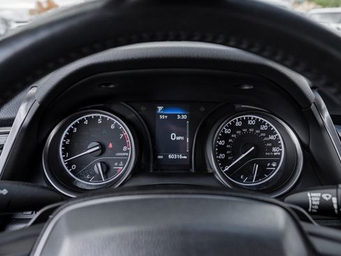 Used 2023 Toyota Camry SE image 25