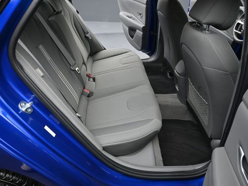 Certified 2025 Hyundai Elantra SEL image 24