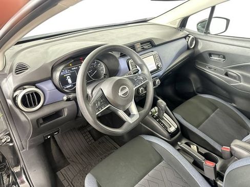 Used 2024 Nissan Versa SV FWD image 3