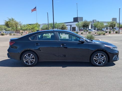 Certified 2024 Kia Forte LXS FWD image 6
