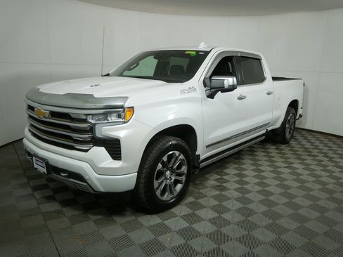 Used 2022 Chevrolet Silverado 1500 High Country w/ Z71 Off-Road Package image 6