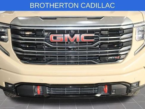 Used 2023 GMC Sierra 1500 AT4 w/ AT4 Premium Package AWD/4WD image 13