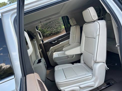 Used 2021 GMC Yukon XL Denali w/ Denali Premium Package AWD/4WD image 45