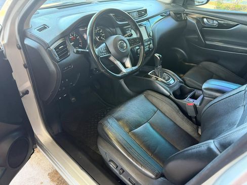 Used 2017 Nissan Rogue Sport SL w/ SL Premium Package image 7