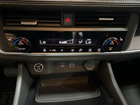 Certified 2023 Nissan Rogue SV w/ SV Premium B Package AWD/4WD image 19