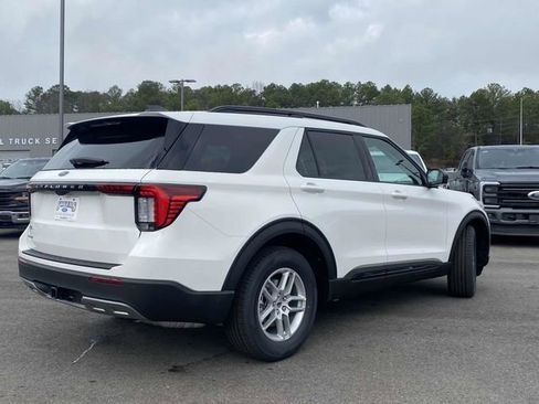 New 2026 Ford Explorer Active w/ Active Comfort Package image 3
