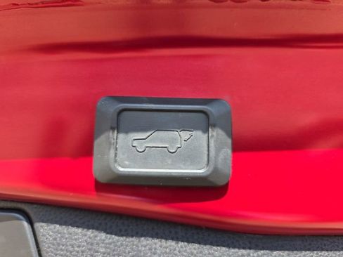 Used 2022 Toyota RAV4 XLE w/ Convenience Package image 13