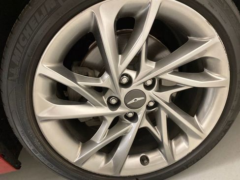 Used 2022 Genesis G70 2.0T image 23