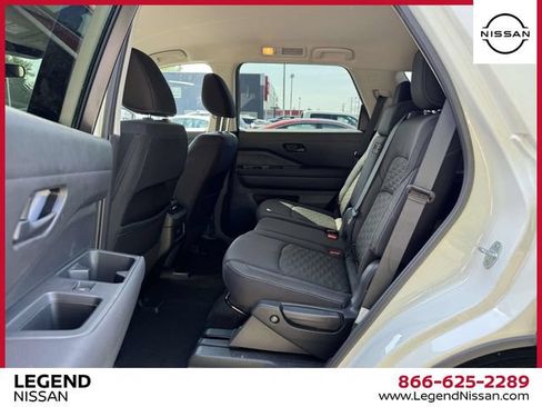 Certified 2024 Nissan Pathfinder SV AWD/4WD image 12