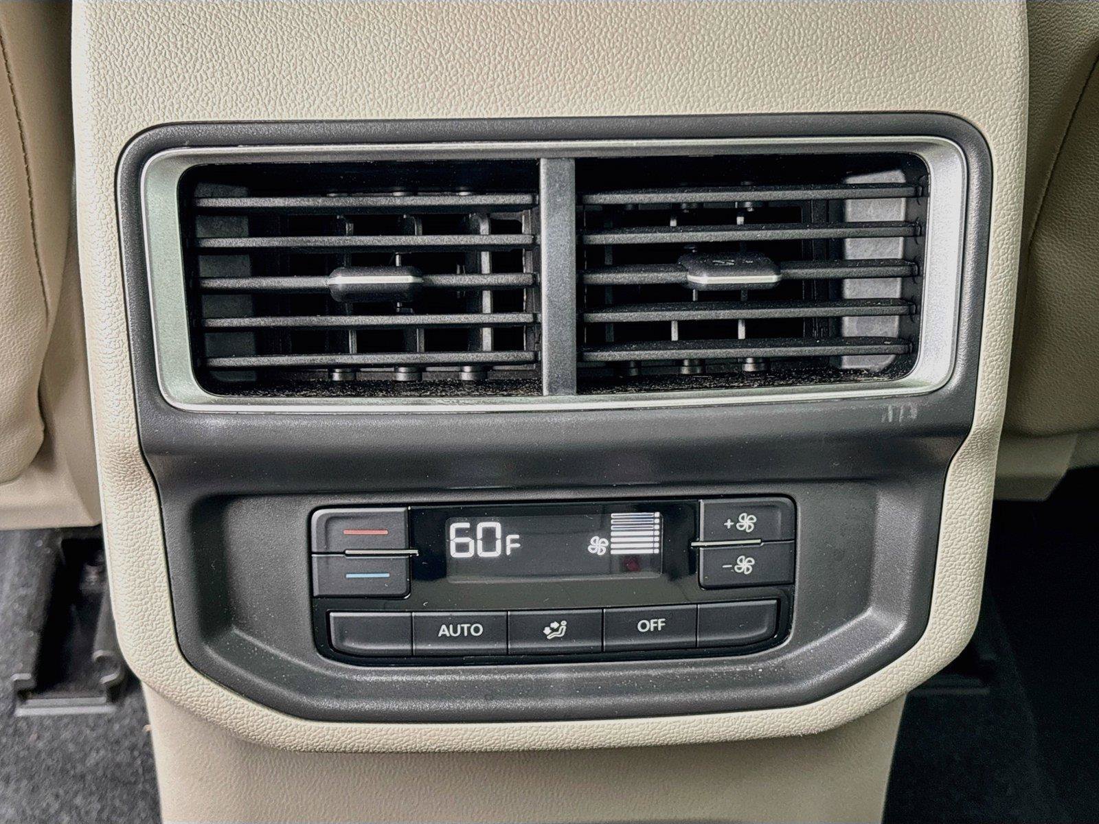 Used 2024 Volkswagen Atlas SE FWD image 25