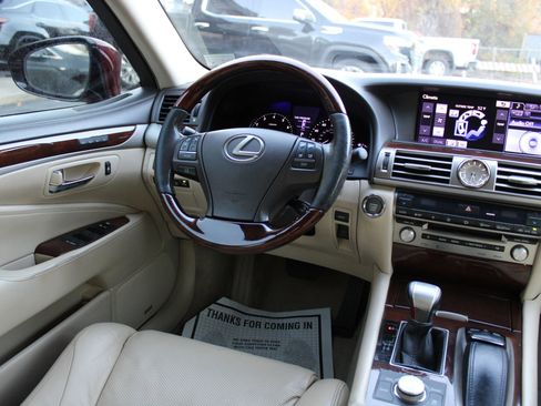 Used 2013 Lexus LS 460 w/ Comfort Pkg RWD image 15