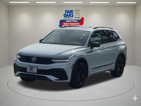Used 2024 Volkswagen Tiguan SE R-Line AWD/4WD image 2