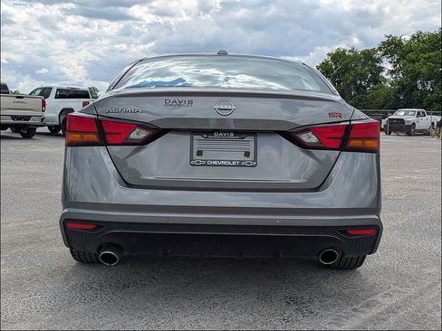 Used 2024 Nissan Altima 2.5 SR FWD image 6