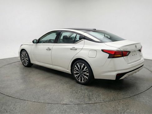 Used 2025 Nissan Altima 2.5 SV image 6