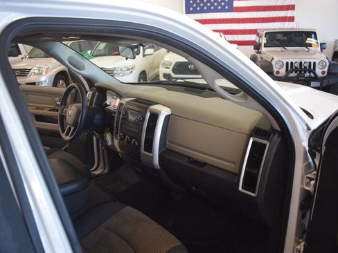 Used 2012 RAM 2500 SLT AWD/4WD image 43