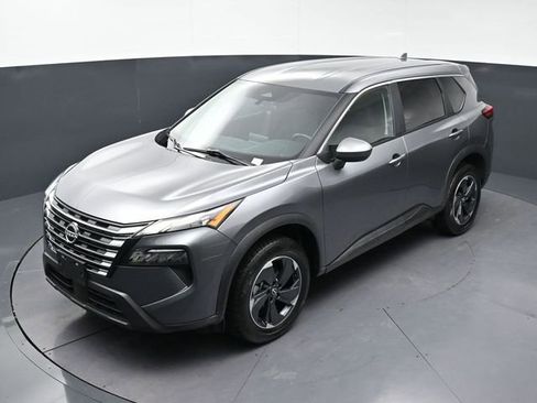 Used 2024 Nissan Rogue SV image 25