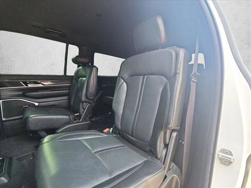 Used 2022 Jeep Wagoneer Series III w/ Flexible Seating Group image 14