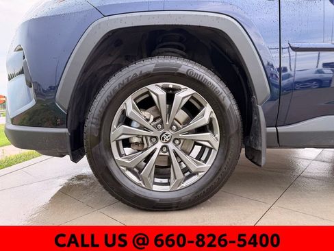 Used 2022 Toyota RAV4 XLE Premium AWD/4WD image 14