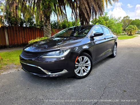 Used 2015 Chrysler 200 Limited w/ Convenience Group FWD image 3