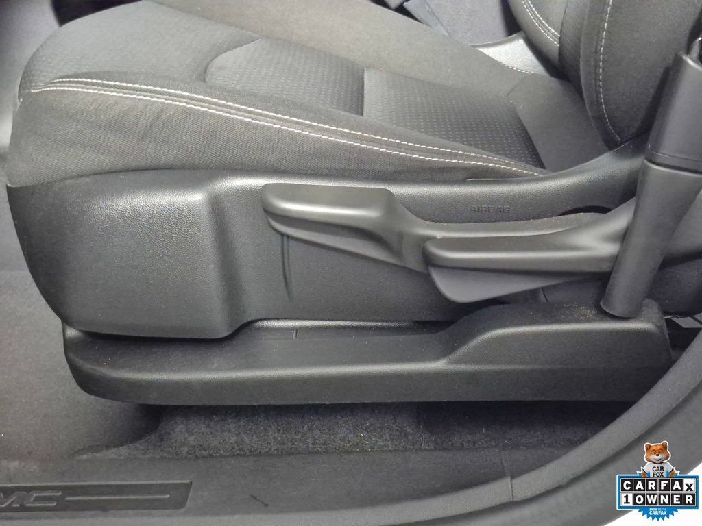 Certified 2024 GMC Terrain SLE FWD image 17
