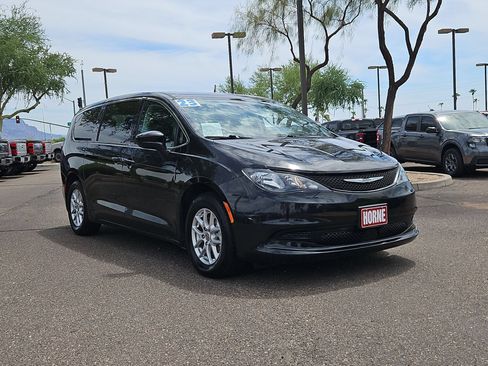Used 2023 Chrysler Voyager LX FWD image 3