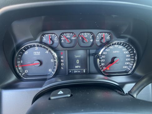 Used 2017 Chevrolet Silverado 1500 W/T RWD image 10