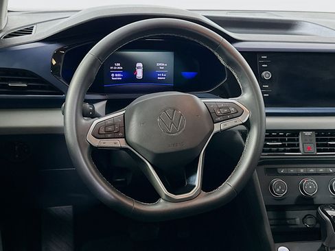 Used 2022 Volkswagen Taos SE FWD image 18